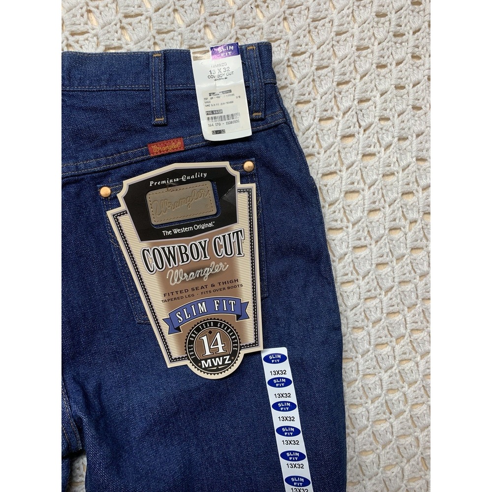 Wrangler High Rise Cowboy Cut Jeans - Dark Blue - Picture 4 of 12